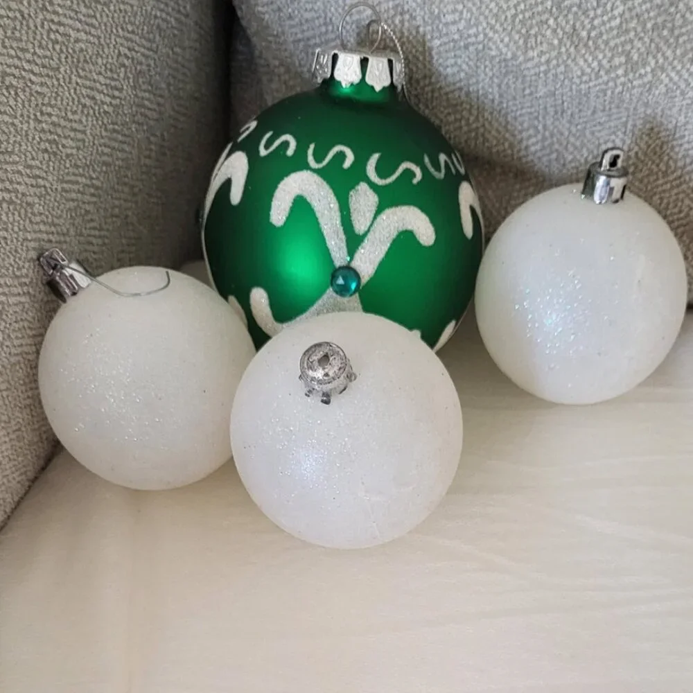 Christmas Ornaments Snow Green Bulbs Nostalgic Traditional Frosted Holiday Tree